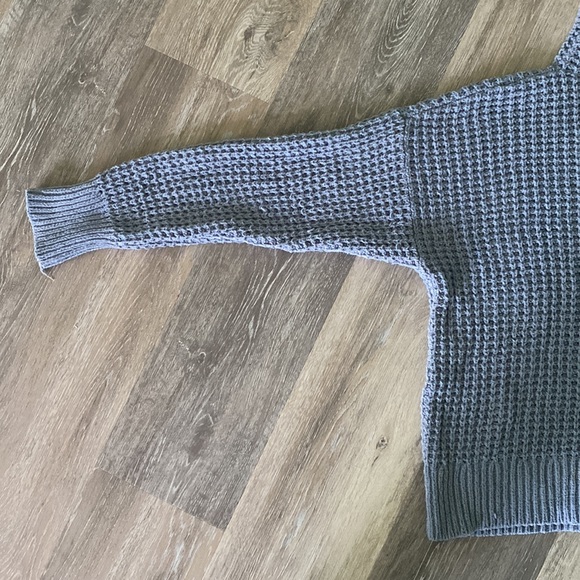 American Eagle Sweater - Picture 2 of 5